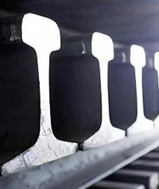 Trilho de aço laminado a quente